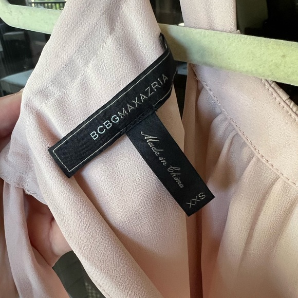 BCBG (retail $198) worn once* JAX COLD-SHOULDER HALTER TOP. Dusty pink. XXS - Picture 5 of 11